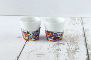 זוג כוסות אספרסו מפורצלן בצבעוניות עזה