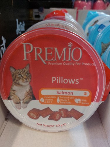 חטיף לחתול פרמיו כריות בטעם סלמון 60 גרם