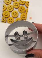 חותכן עוגיות סמיילי קוטר 7 ס''מ