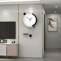 שעון קיר יוקרתי מעוצב גדול לאורך, שעון מודרני גיאומטרי,מתכת כסופה עם אלמנט מרכזי בצבע שחור שמנת ולבן
