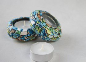 זוג פמוטים בגווני ירוק, בז' וחום
