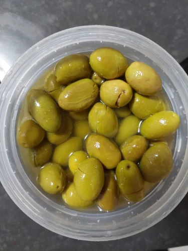 זיתים כבושים בהכנה ביתית -קטן