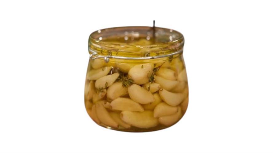 שום קונפי בשמן זית