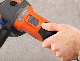 מטחנת זווית מבית בלאק אנד דקר – Black+Decker BCG6L8D1S-QW עם בקרת מהירות משתנה