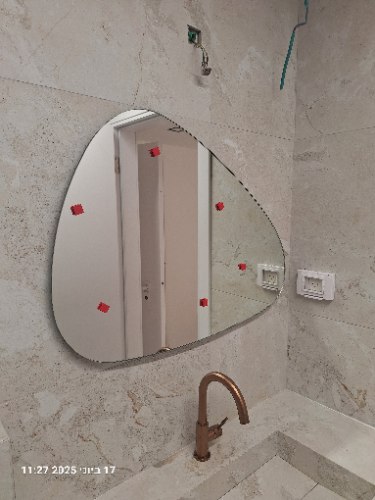 מראת קריסטל אמורפית 90/70 כולל מתקן תליה