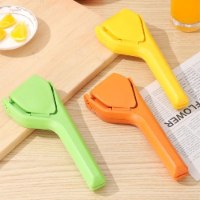 מסחטת הדרים ולימונים מתקפלת SqueezePro לסחיטה מקסימלית במינימום מאמץ