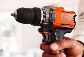 מברגה עם פטיש Black+Decker BCD383D1XC-QW לדיוק ונוחות בעבודות בנייה