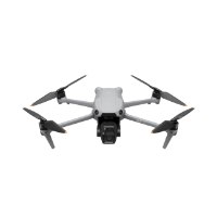 רחפן עם שלט חכם DJI Air 3S Combo + RC2 – רחפן אפור עם ארבעה פרופלורים שחורים בעלי קצוות כתומים מונח על רקע לבן
