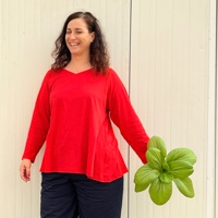 חולצה מדגם קשת (שרוול ארוך) מבד טריקו בצבע אדום שמח