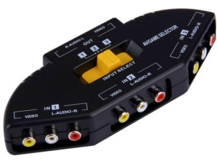 מתאם מפצל - 3 כניסות AV RCA - ליציאת AV RCA אחת - לקונסולות רטרו ומכשור וידאו ישן