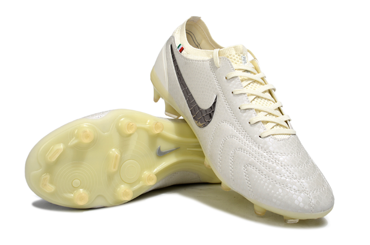 נעלי כדורגל נייק Nike Tiempo Legend לבן-כסוף
