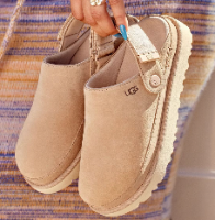 UGG – כפכף 1138252 CHE גולדנסטאר קלוג -בז’