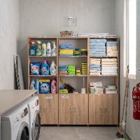 ספריה רחבה במיוחד דגם סול בגוון לבן קלאסי, המציעה חלוקת מדפים רחבה ומגוונת, שטח אחסון ותצוגה מוגדל לספרים, קלסרים וחפצי נוי, ומראה אלגנטי שפותח את החלל