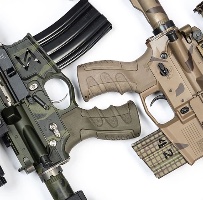 ידית אחיזה אחורית טקטית UPG16 ל-M16/M4 עם 6 רפידות מתחלפות ותא אחסון – TDI Arms