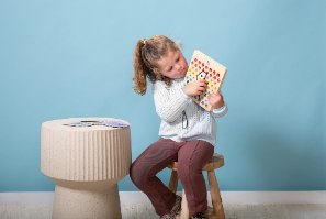 משחק השחלה לפי דגמים – חוטים וקודים
