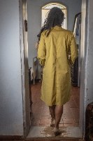 שמלה צווארון סיני מתרחבת עם כיסים כותנה/לייקרה צהובה