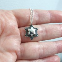 תליון מגן דוד בסגנון ימי הביניים