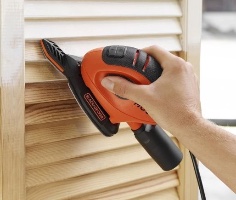 מלטשת פינות רוטטת מבית בלאק אנד דקר – Black+Decker BEW230BC-QS בעיצוב קומפקטי