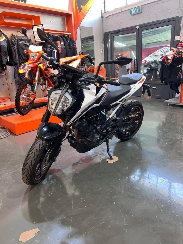 2022 KTM 390 duke