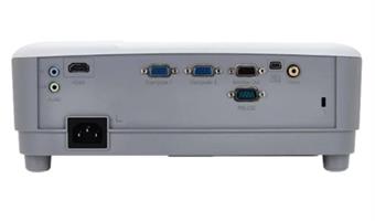 החלק האחורי של מקרן ViewSonic SP7 המציג יציאות חיבור לקישוריות מלאה