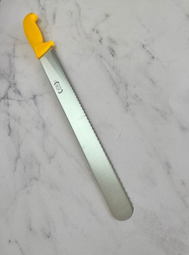 סכין קונדיטור משוננת- תוצרת גרמניה- 34 ס"מ