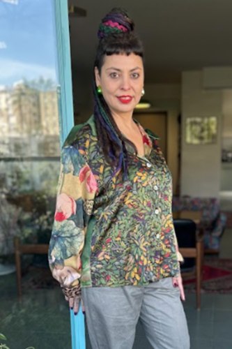 חולצת סאטן משולבת עלים