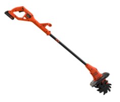 מעדר חשמלי נטען Black+Decker BETL1820L – המעדר החשמלי מוצג באלכסון על רקע לבן