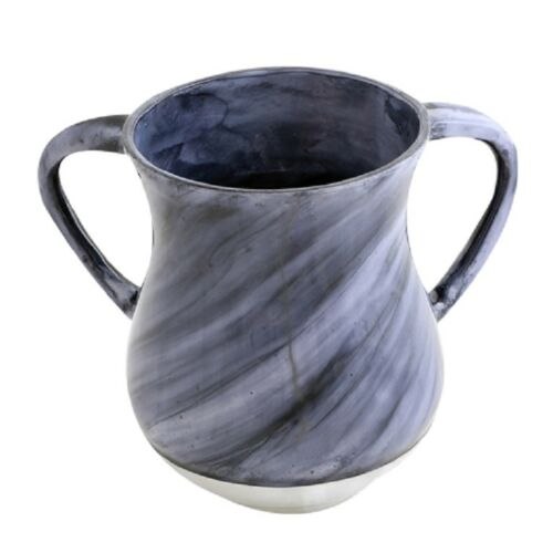 נטלה, כוס לנטילת ידיים, עשויה אלומיניום, בצבע אפור דמוי שיש, מים אחרונים