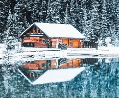 תמונת קנבס הדפס בית צופה על אגם קפוא "Winter Lake"|בודדת או לשילוב בקיר גלריה | תמונות לבית ולמשרד