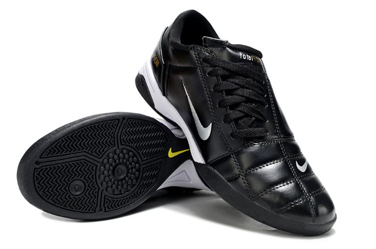 נעלי קטרגל נייק Nike Total 90 Premium שחור