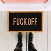שטיח כניסה עם מסר חד Fuck Off