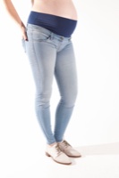 ג׳ינס הריון שלומית - ג'ינס ארוך ובהיר