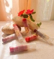 שפתון לחות טבעי lip balm -מגוון צבעים