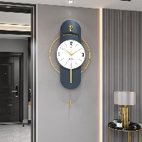 שעון קיר מטוטלת גדול בעיצוב ייחודי ויוקרתי,שעון פרזול מוזהב לאורך עם אלמנטים מעוגלים בצבע כחול אפרפר