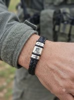 צמיד עור עם ננו תנ"ך וחריטות לגבר