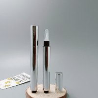 גלוס לניפוח השפתיים מבית LippyPop למראה שפתיים עבות ומלאות - מפיץ רשמי בישראל