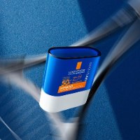 מארז זוגי של סטיק הגנה שקוף Anthelios SPF50+ מבית La Roche-Posay למריחה מהירה ללא מגע ידיים