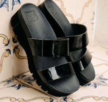כפכפי נשים ריף Reef Cushion Vista Higher Black Patent