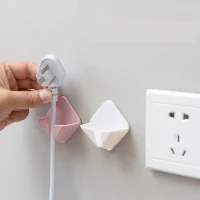 מתלה נדבק לקיר לתקעים ואביזרים