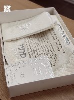 סט הפרשת חלה דמוי עור לבן "אותיות בולטות" כסוף