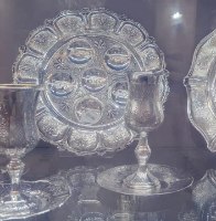 צלחת סדר פסח ושתי כוסות קידוש אליהו הנביא מכסף טהור דגם מעוטר