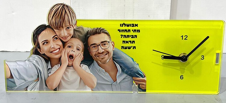 שעון שולחני עם קריקטורה אישית