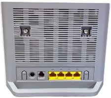 נתב רשת סלולרית שולחני ZTE MF296R – מבט על גב הנתב עם פורטים, חיבורי אנטנה ופתחי אוורור