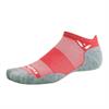 אדום S - גרבי ריצה מנדפות ללא תפרים Swiftwick MAXUS ZERO TAB