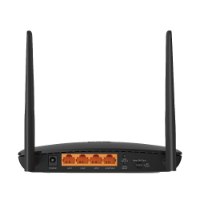 נתב Tp-Link MR6400 Wireless N 4G LTE – גב הנתב השחור מציג חיבורי רשת חריץ סים ושתי אנטנות אלחוטי