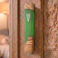 בית מזוזה ירוק בגודל 15 ס"מ