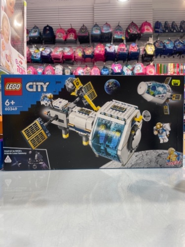 Lego city תחנת חלל על הירח