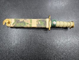 סכין מוזהבת ונרתיק קשיח כולל חיבור לאמ16 M4 וחותך פלדה