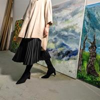 חצאית פליסה שחורה - סאטן משי