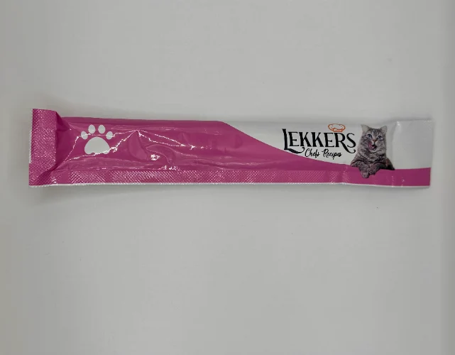 LEKKERS salmon creamy snacks for cats